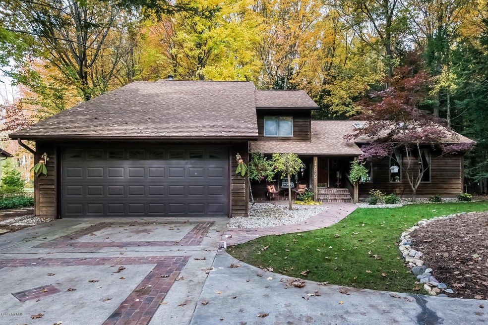 001-Front_View-3565977-medium