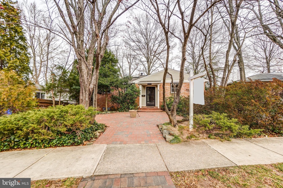 3827 Denfeld Ave, Kensington, MD 20895 - photo 1