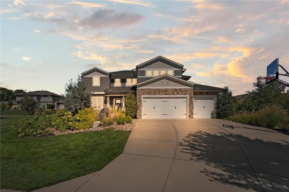 19723 Barstow St, Spring Hill, KS 66083 - photo 1