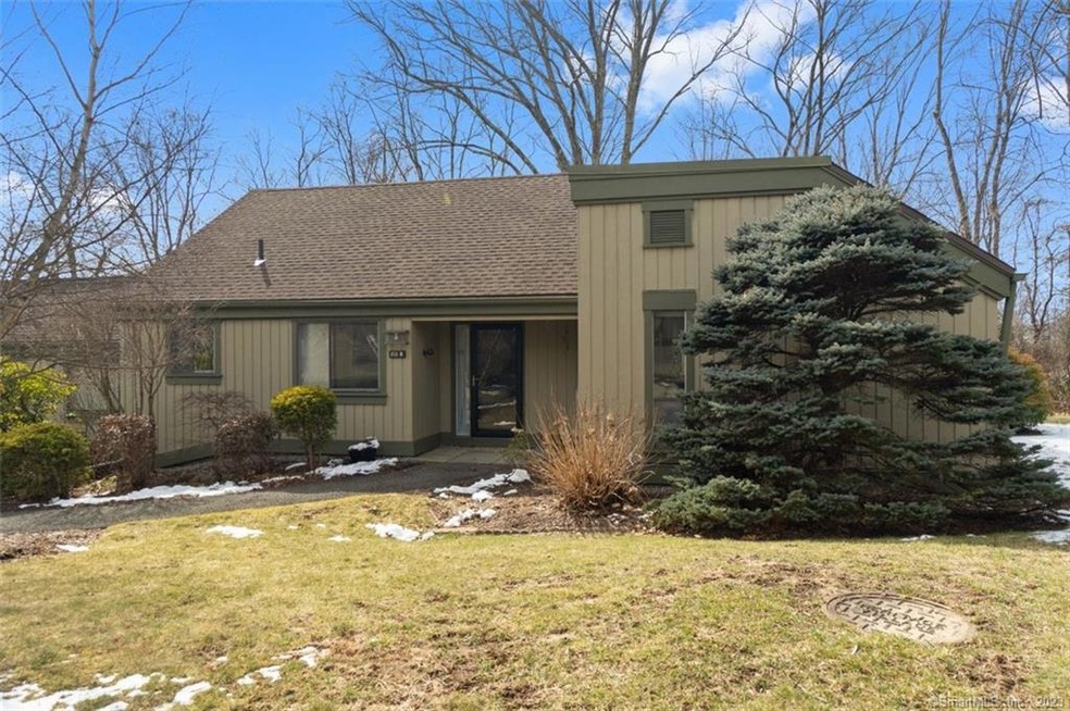 818 Heritage Village unit B, Southbury, CT 06488 - photo 1