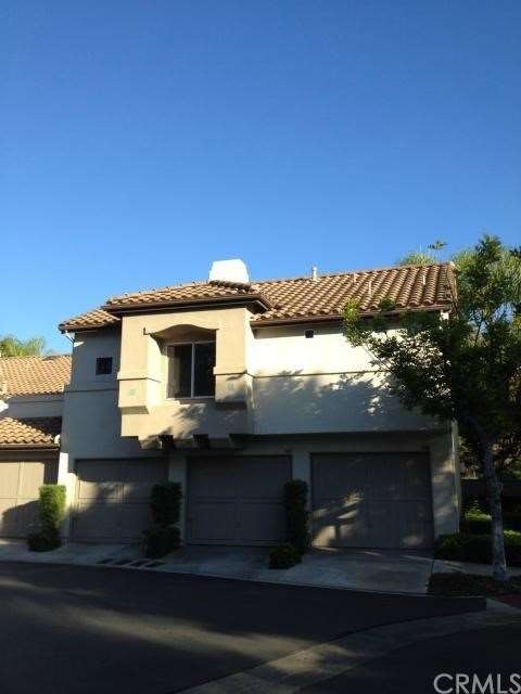Lovely end unit close to pool in quiet setting!