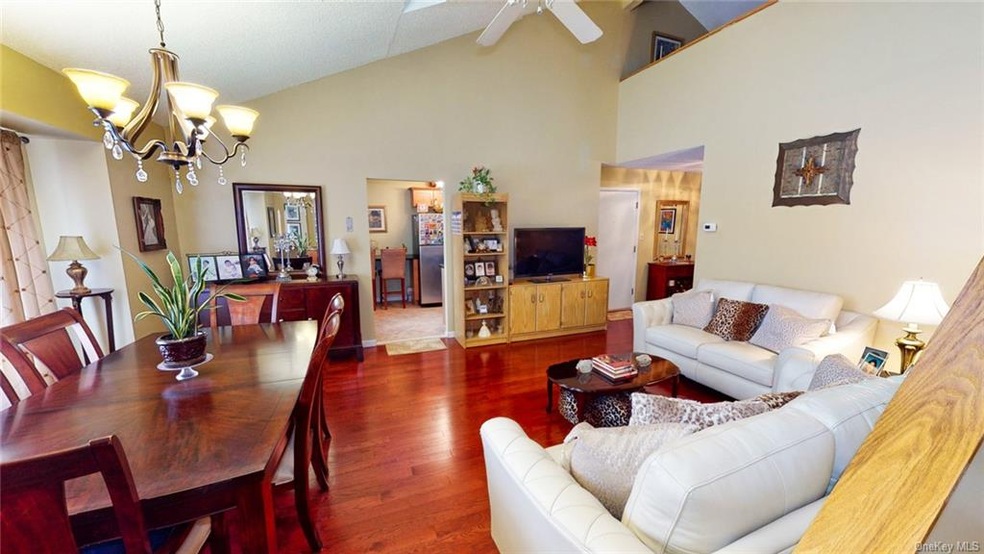 49 Vista Dr unit B26U, Nanuet, NY 10954 - photo 1