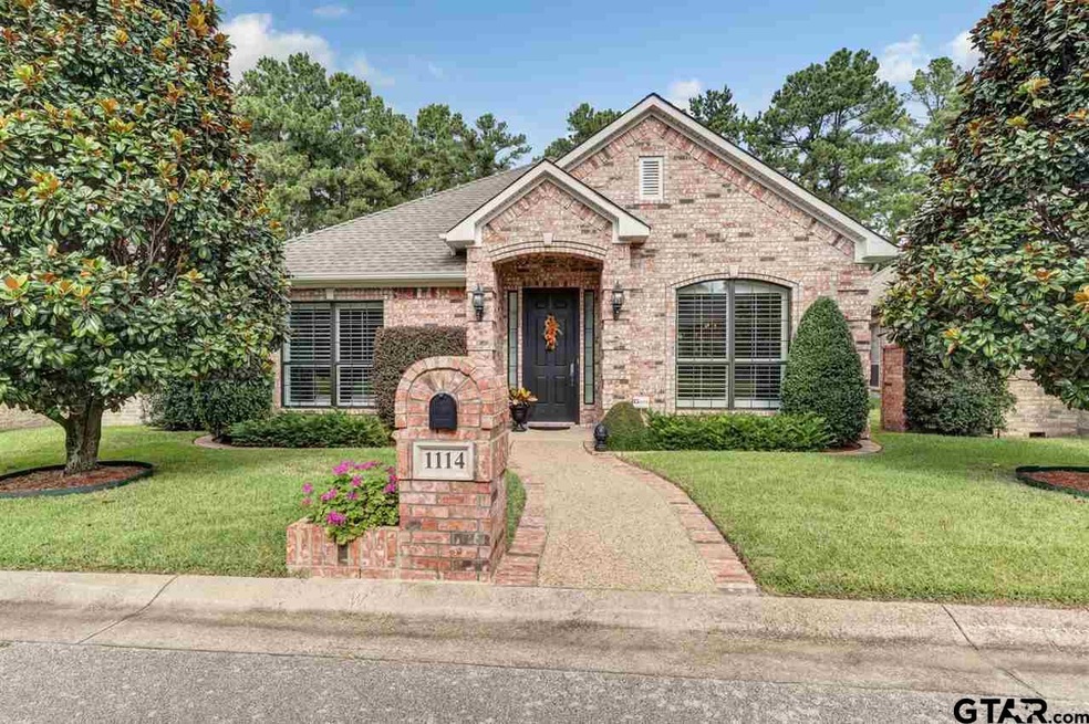 1114 Laurelwood Dr, Tyler, TX 75703 - photo 1