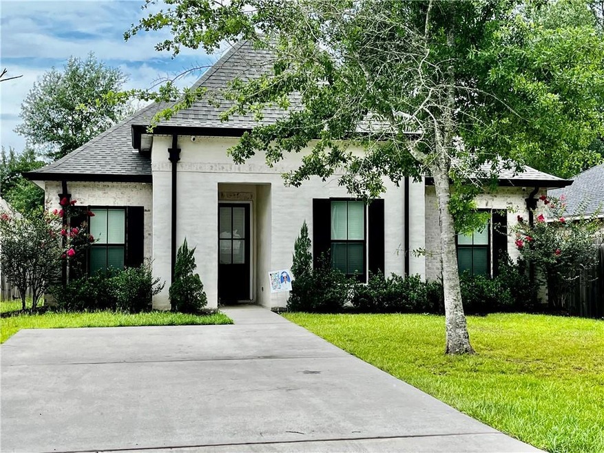 1737 Marsha Dr, Slidell, LA 70458 - photo 1