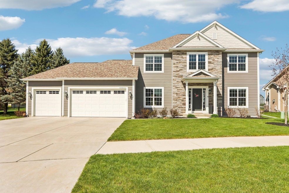 1-web-or-mls-W239N5471 Fieldstone Pass C