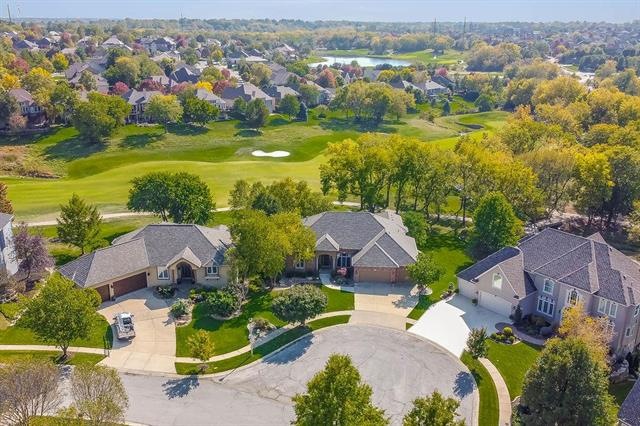 9658 Redbud Ln, Lenexa, KS 66220 - photo 1