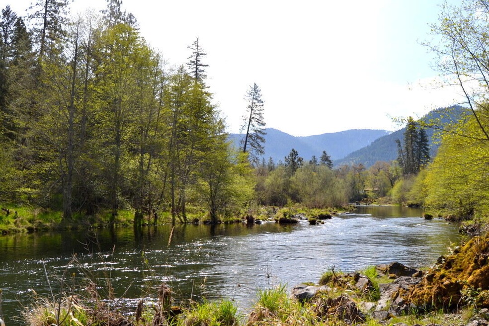 River Front Applegate