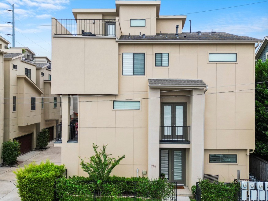 782 Nicholson St, Houston, TX 77007 - photo 1
