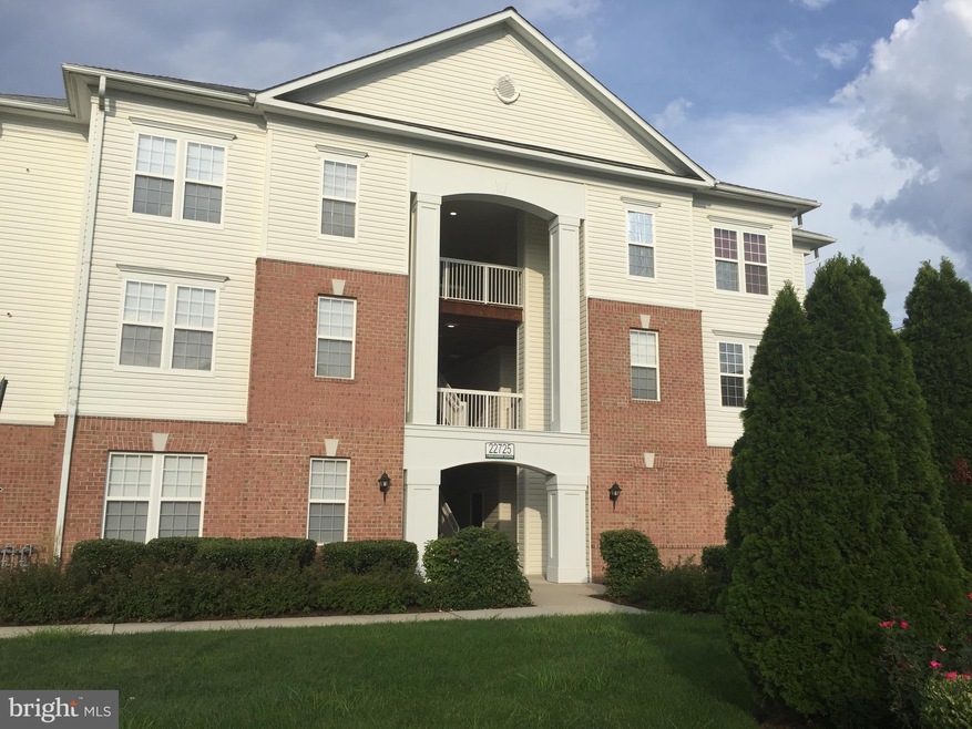 22725 Thimbleberry Square unit 303, Ashburn, VA 20148 - photo 1