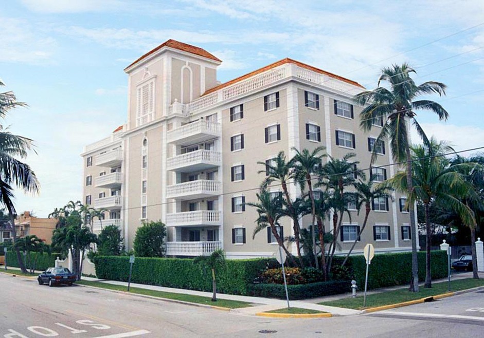 330 Cocoanut Row building