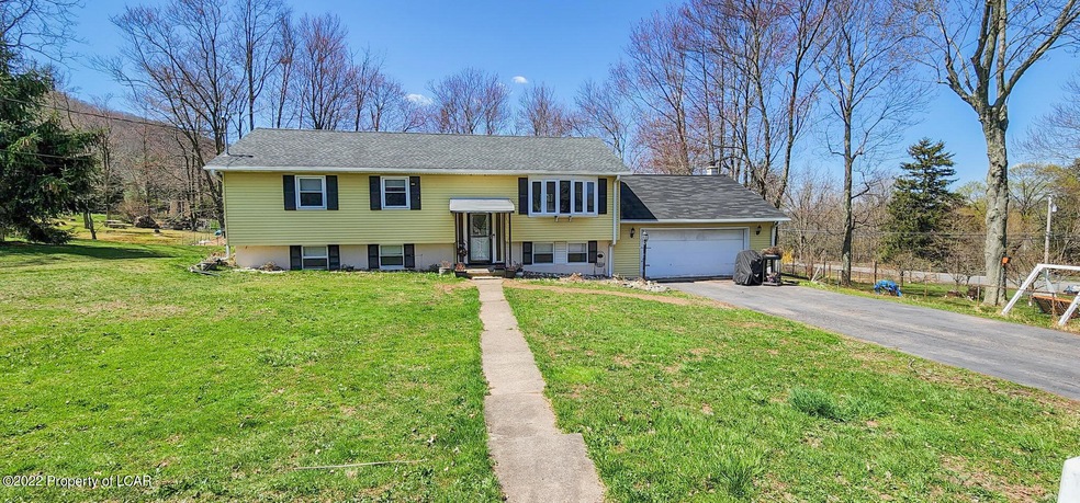 4 Gateway Dr, Drums, PA 18222 - photo 1