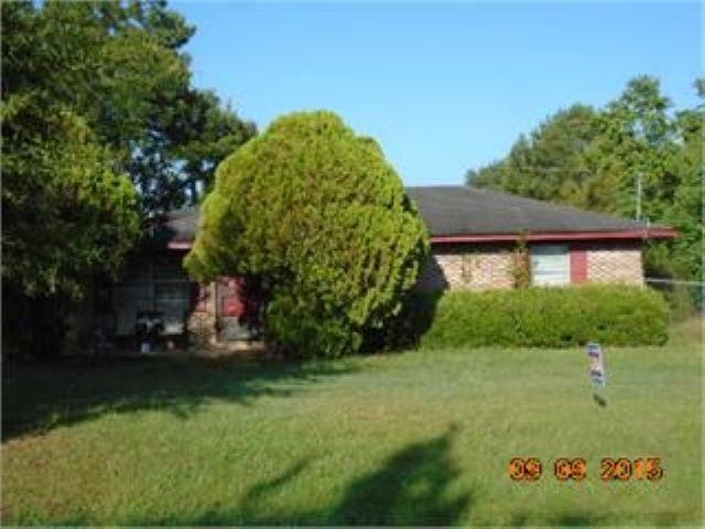 621 Oak Cir, Moultrie, GA 31768 - photo 1