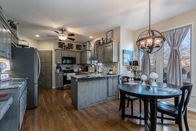 5415 Theden St, Shawnee, KS 66218 - photo 1