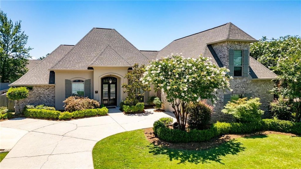 1030 Scarlet Oak Lane is erfectly situated on dema