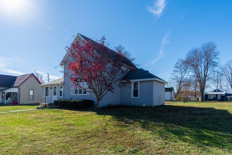 862 N Market St, Andrews, IN 46702 - photo 1