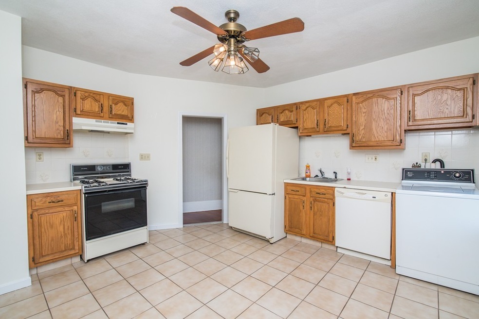 19 Wheelock St unit 3, Winthrop, MA 02152 - photo 1