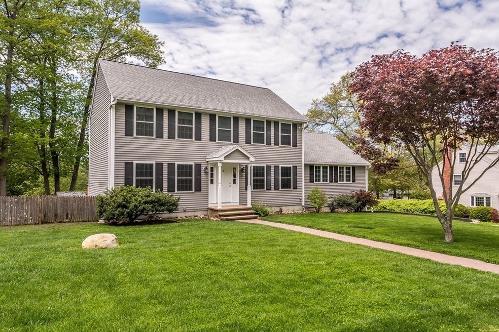 9 Dyer St, North Billerica, MA 01862 - photo 1