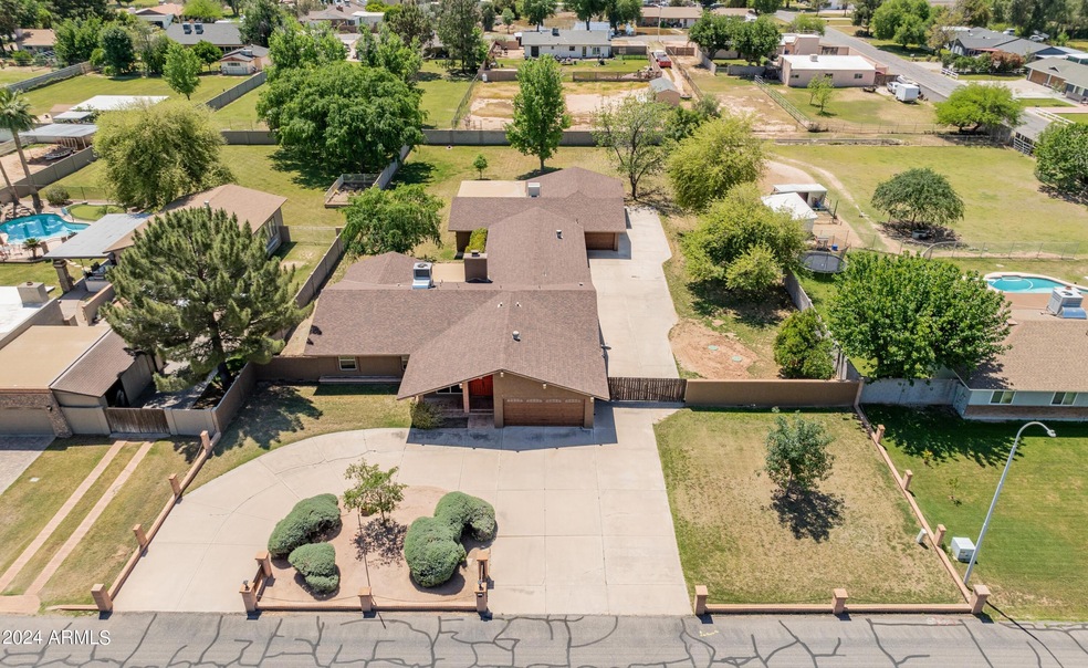 945 E Gunstock Rd