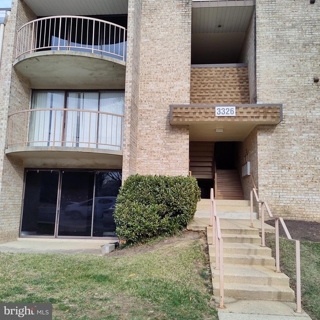 3326 Huntley Square Dr unit B3, Temple Hills, MD 20748 - photo 1