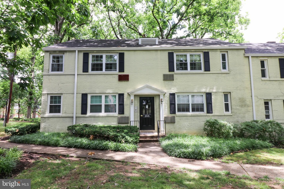 205 N Trenton St unit 2054, Arlington, VA 22203 - photo 1