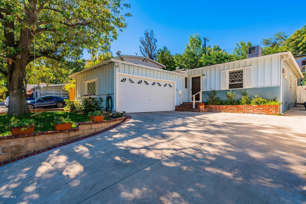 5223 Tendilla Ave, Woodland Hills, CA 91364 - photo 1