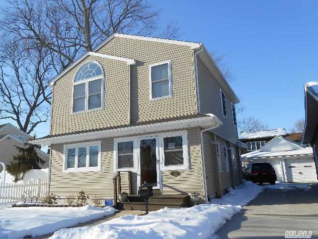 881 Jefferson St, Baldwin, NY 11510 - photo 1