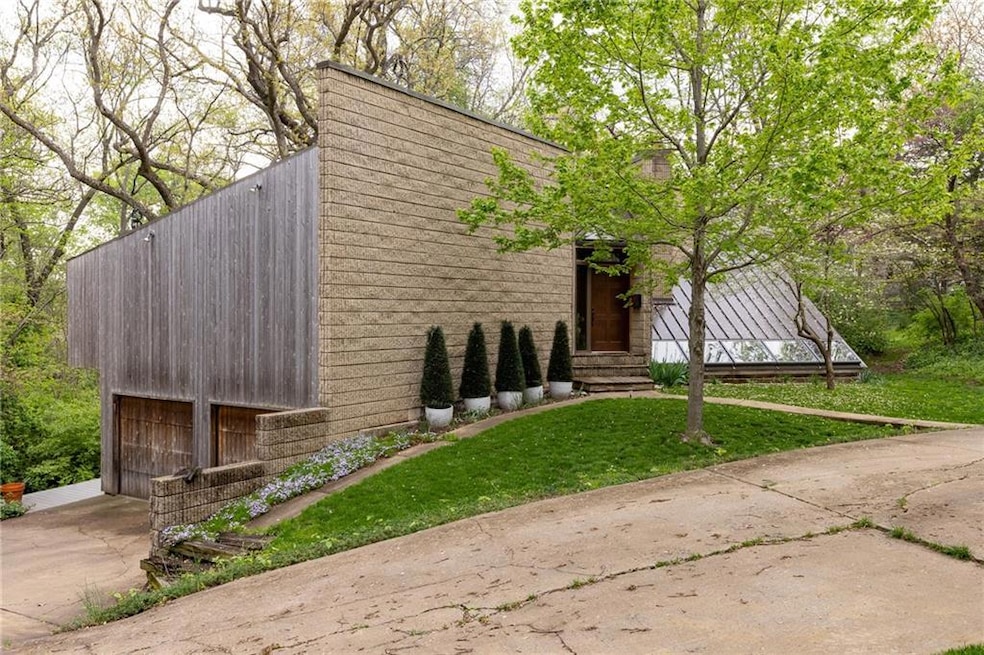 5757 Knox Ave, Shawnee, KS 66203 - photo 1