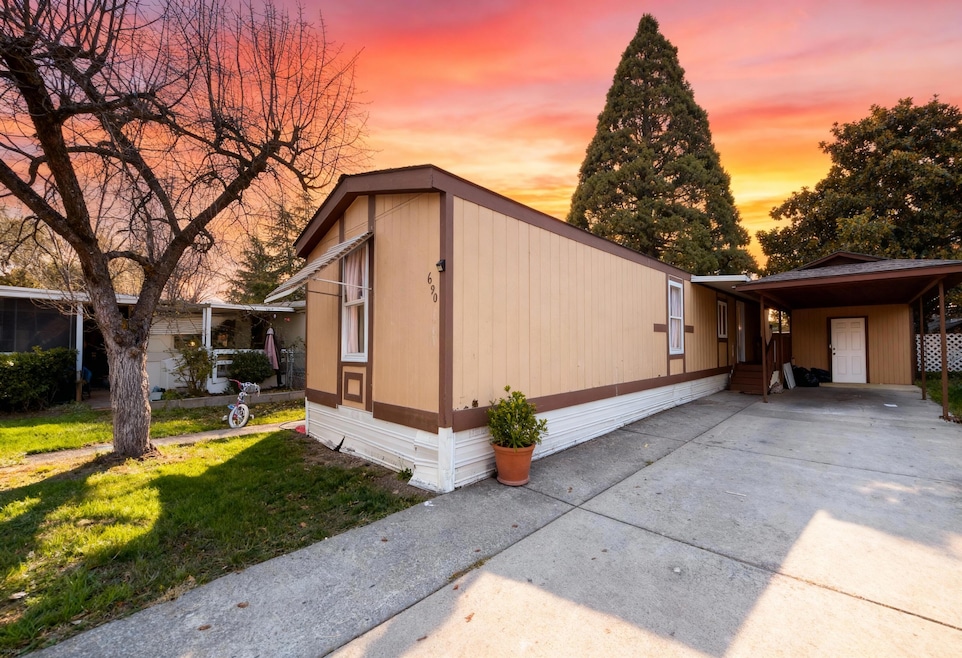 690 Margaret Rose, Medford, OR 97501 - photo 1