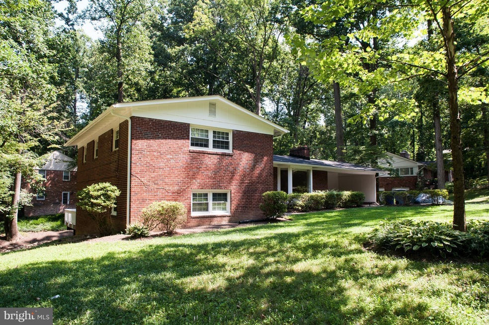 6312 Waterway Dr, Falls Church, VA 22044 - photo 1