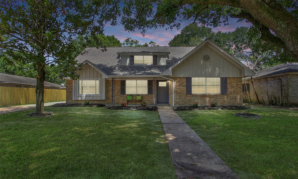 7518 Green Lawn Dr, Houston, TX 77088 - photo 1