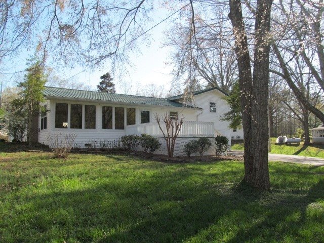 724 Lakeway Dr, Murray, KY 42071 - photo 1