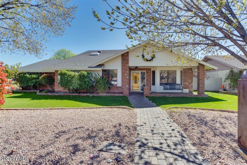 05-6Front of home