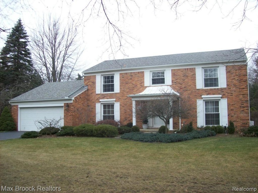 Meticulously maintained 2800 sqft.