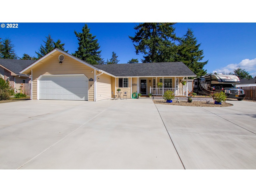 2070 Willow St, Florence, OR 97439 - photo 1