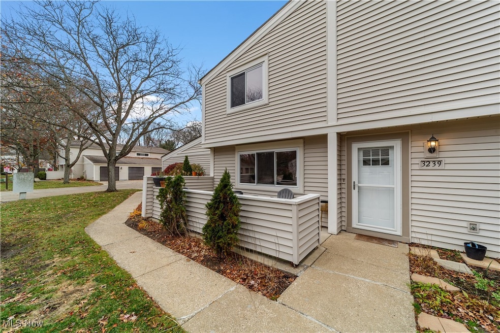 3239 Bay Landing Dr unit 30, Westlake, OH 44145 - photo 1