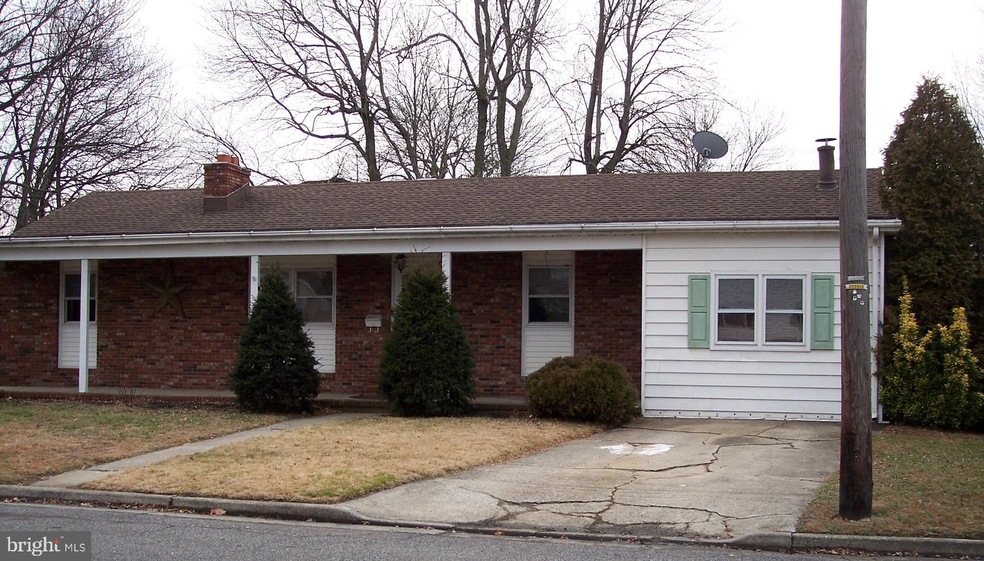 9 Cove Rd, Penns Grove, NJ 08069 - photo 1