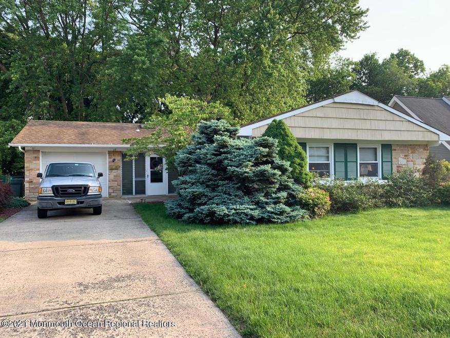 28 Imbrook Ln, Matawan, NJ 07747 - photo 1