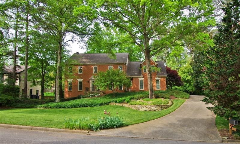 Custom built brick home with 5BR's/3.5BA's