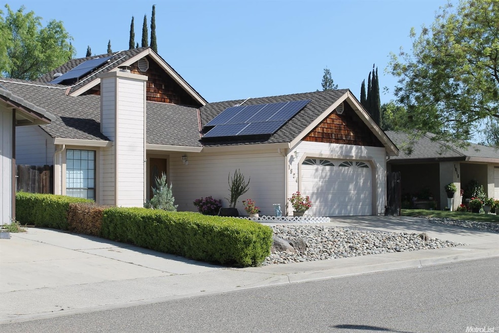 1924 Sugar Pine Dr, Oakdale, CA 95361 - photo 1