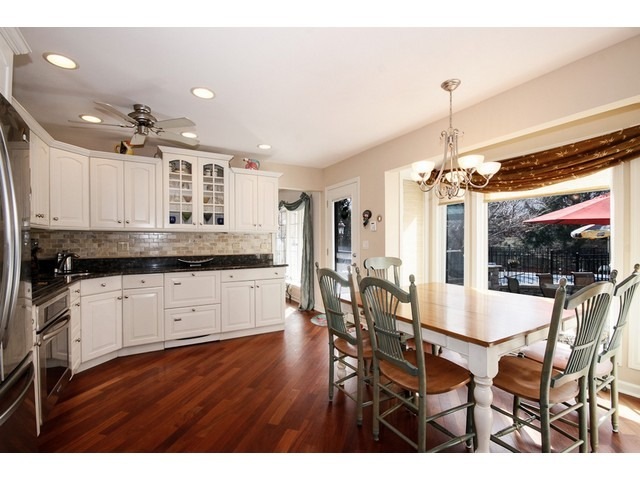 1625 Apache Dr, Naperville, IL 60563 - photo 1