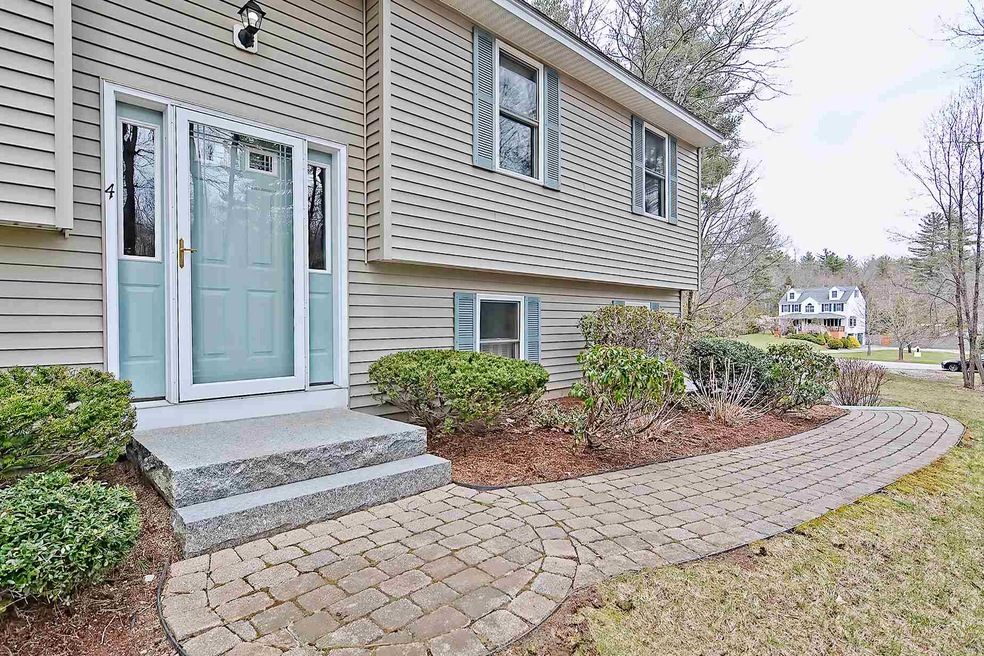 4 Kathryns Way, Sandown, NH 03873 - photo 1