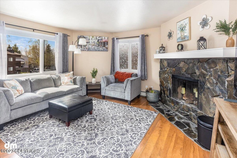07-Living Room_IMG_6227