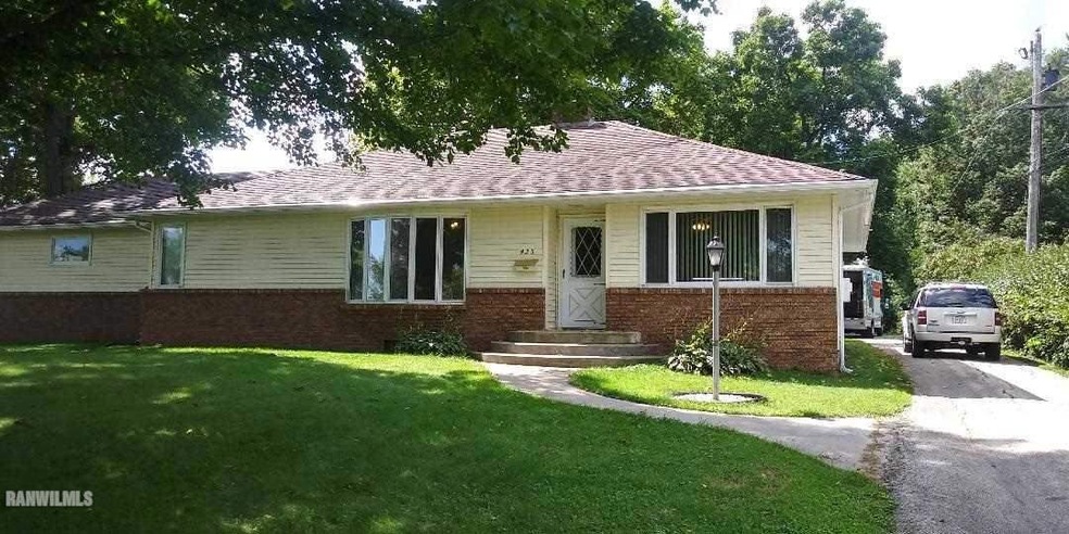 425 W Cherry St, Cedarville, IL 61013 - photo 1