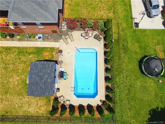 1015 Clear Creek Cir, Lincolnton, NC 28092 - photo 1