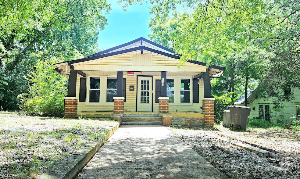 1117 S Meeting St, Statesville, NC 28677 - photo 1
