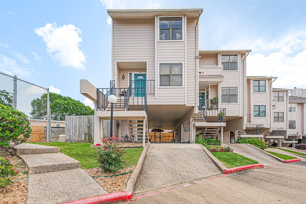 View of front of townhome (end unit)