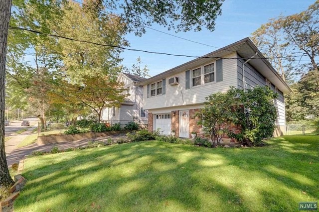 73 Columbus Dr, Tenafly, NJ 07670 - photo 1