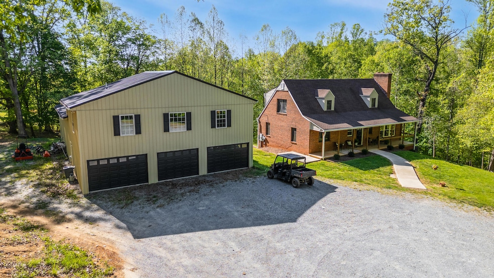 1132 Bancroft Ln, Goode, VA 24556 - photo 1