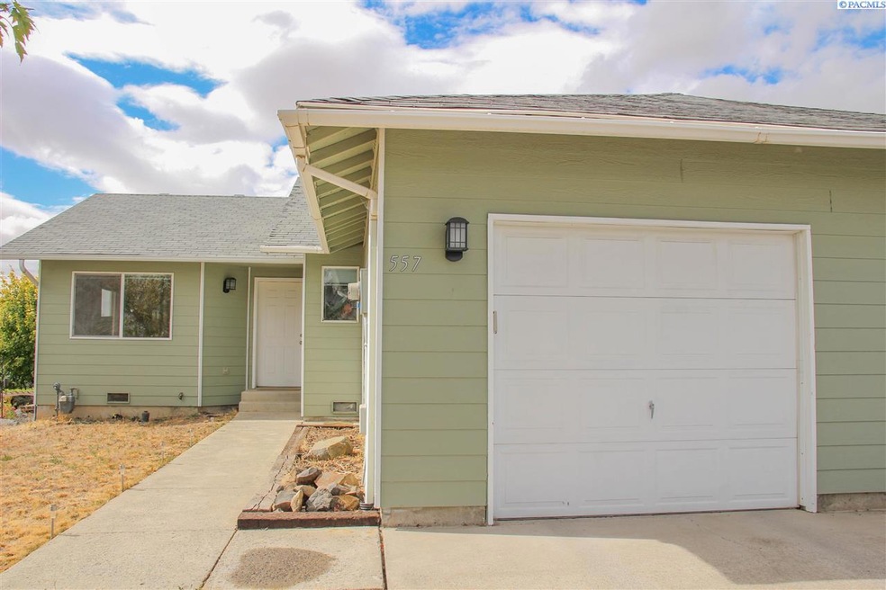 557 Shoemaker Place, Pullman, WA 99163 - photo 1