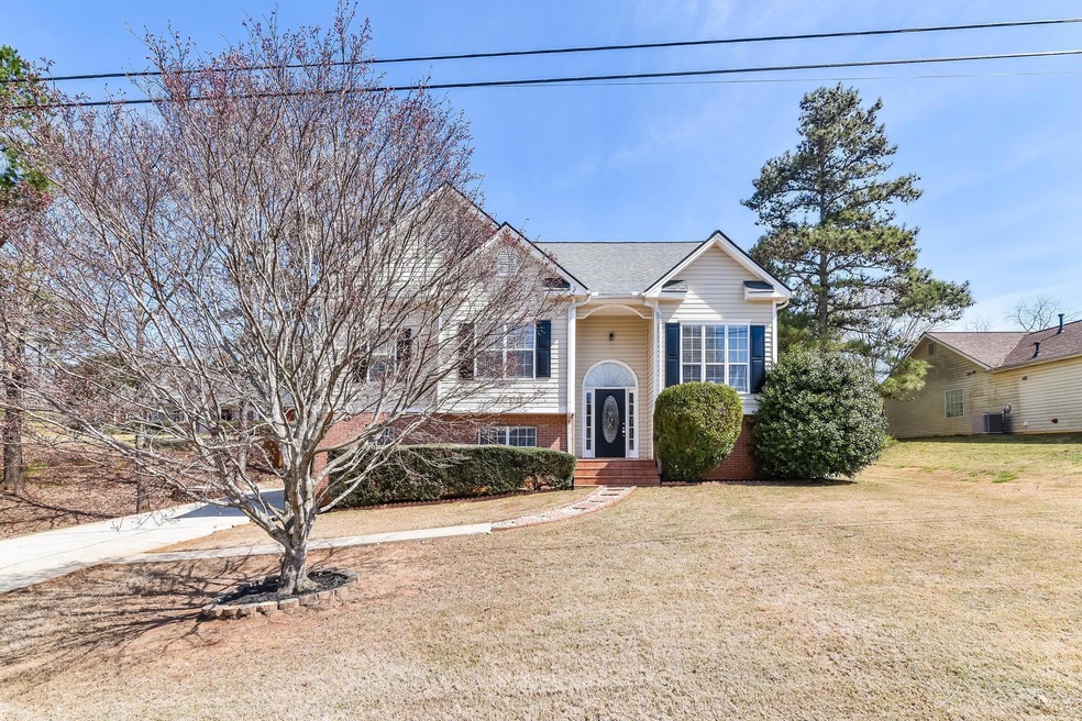 4774 Eagle Watch Dr, Flowery Branch, GA 30542 - photo 1